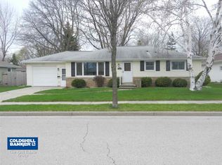 2601 N Owaissa St, Appleton, WI 54911