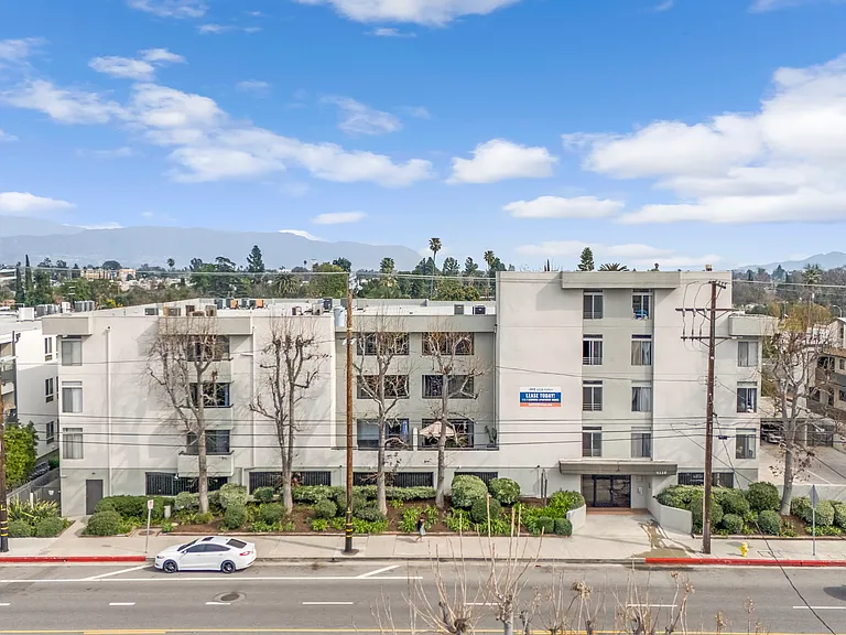 6228 Fulton Ave — Photo 4