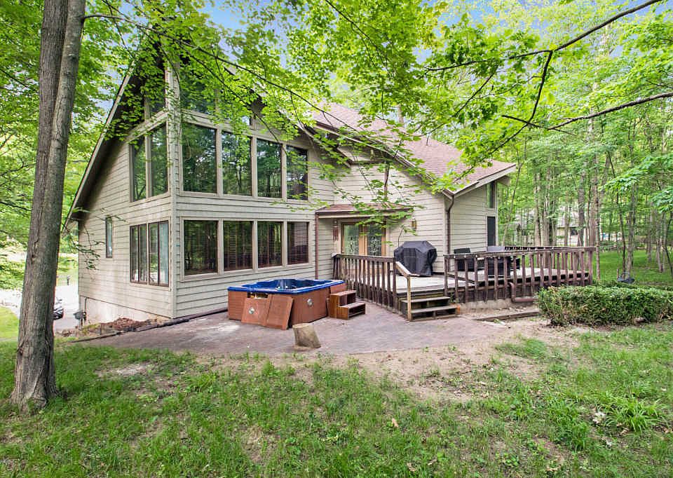 1st image of 9555 Golf Port Dr