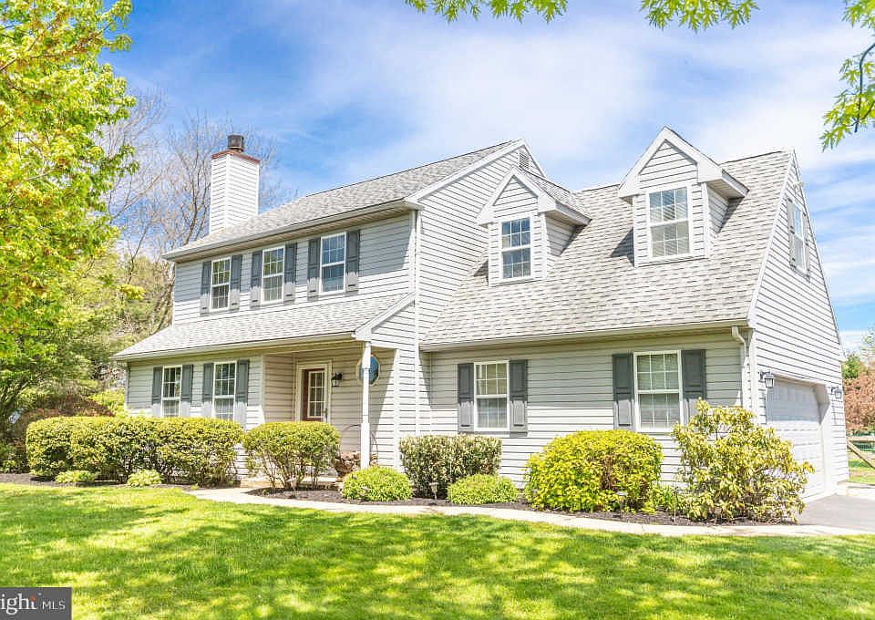 1st image of 1 Cristina Ln
