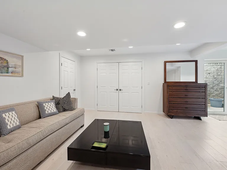 131 Flying Point Rd — Photo 32