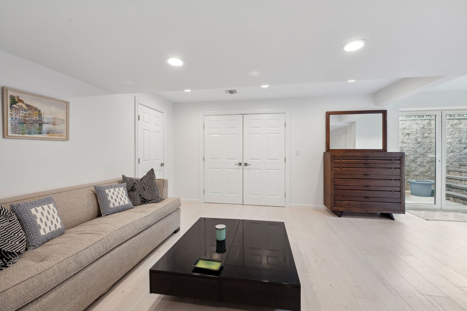  Lower Level with Sofa Queen Bath