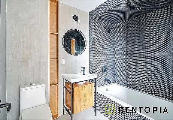 4th image of 834 Lexington Ave #6A
