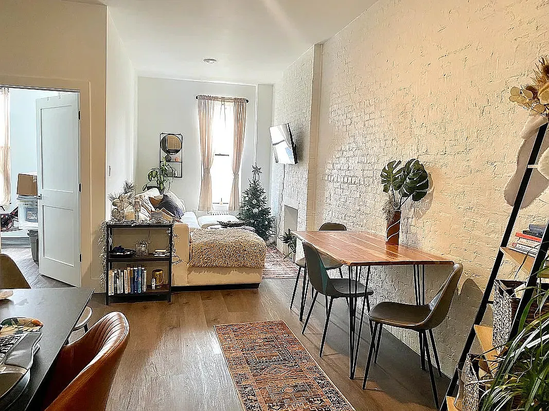 197 Franklin Street — Photo 2