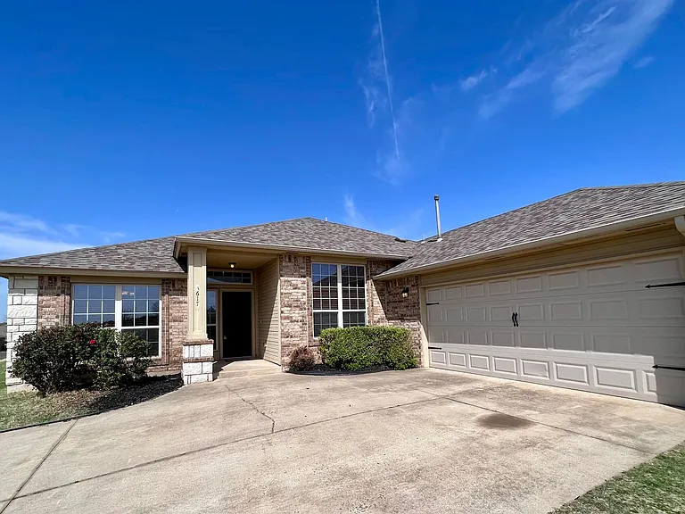 617 Applewood St — Photo 37