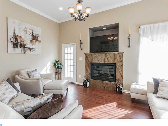5th image of 111 Windingbrook Rd