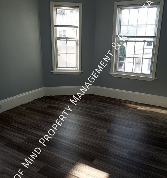 25 Rivulet St 3F, Woonsocket, RI 02895 Zillow