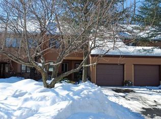 6 S Bayard Ln, Mahwah, NJ 07430