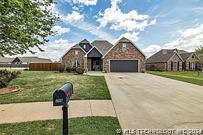 2nd image of 8227 Vintage Trace Dr