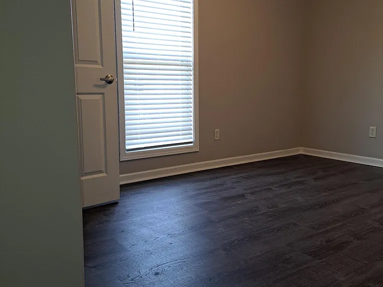 112 Norwich Cv — Photo 8