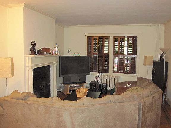 3rd image of 212 E University Pkwy