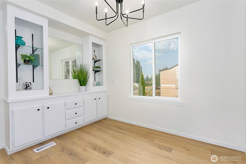 3rd image of 4357 W Pleasant Street