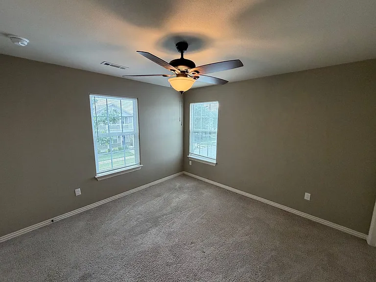 537 Keats Dr — Photo 14