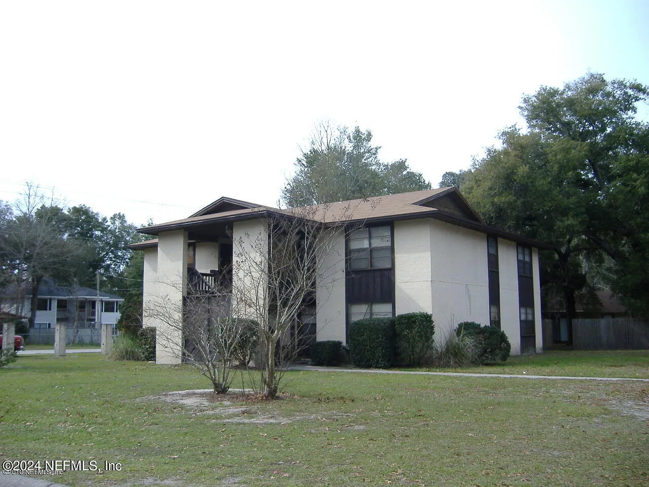 2 bed, 1.5 bath, 850 sqft, $1,295 — Photo 2