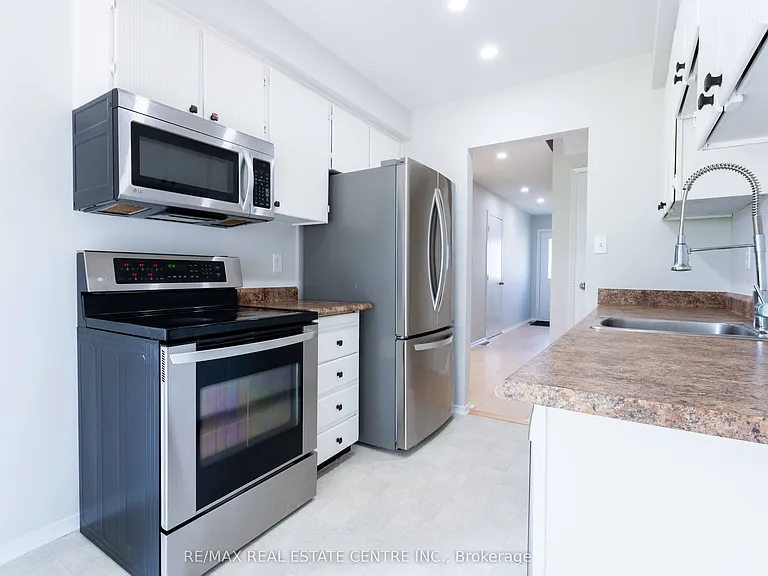 Trowbridge Dr — Photo 13
