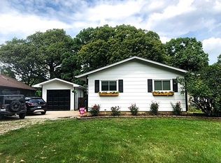 1551 Holiday Dr, Sandwich, IL 60548