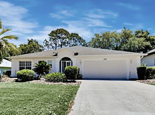 5301 Grove Mnr, Lady Lake, FL 32159