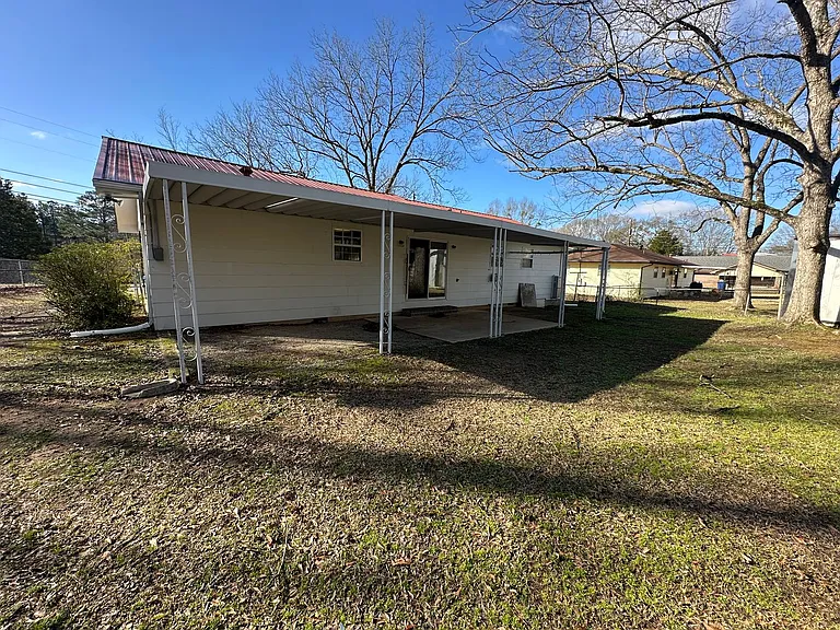 1405 Circle Dr — Photo 18