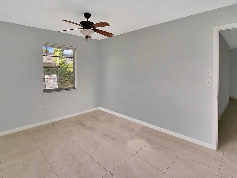 3040 Martin Ave — Photo 11
