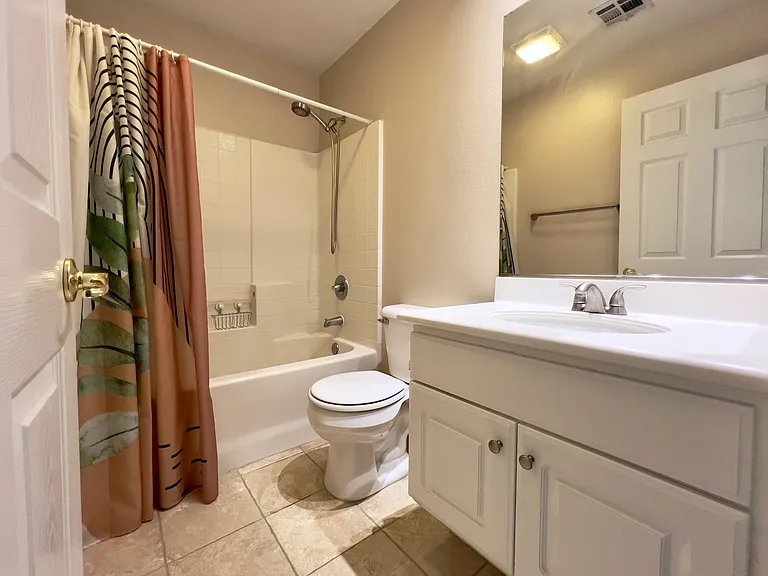 Full bath with shower/tub