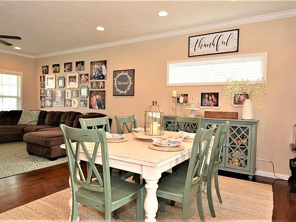 4th image of 15425 Shakespeare Dr