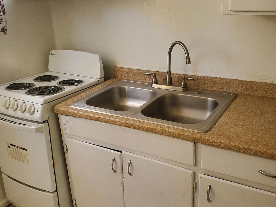 1st image of 540 Texas St NE #C
