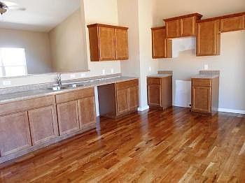 2nd image of 4301 NE 85th St