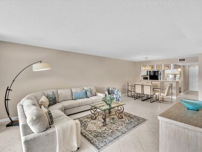 5842 Crystal Shores Drive #201, Boynton Beach, FL, 33437