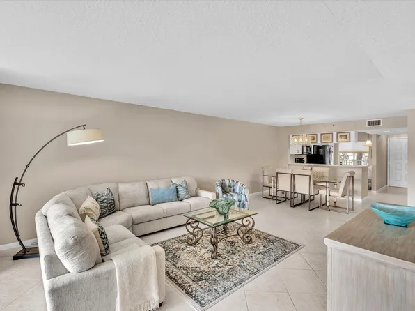 5842 Crystal Shores Drive #201, Boynton Beach, FL 33437