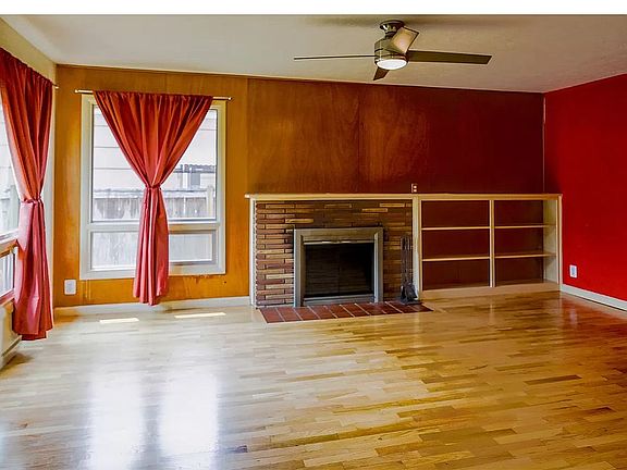 4th image of 2682 Harris St