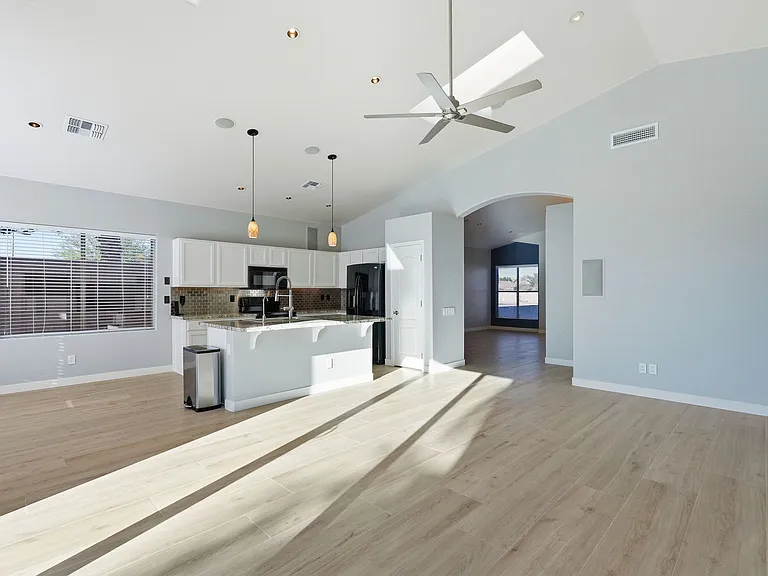 16404 S 46th Way — Photo 18