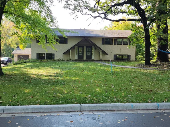 12815 15th Ave N, Plymouth, MN