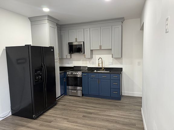 3rd image of 1252 Towncastle Way Unit B-2