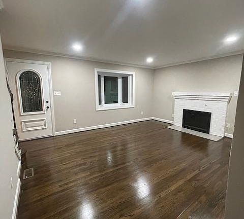 3rd image of 401 Forest View Rd