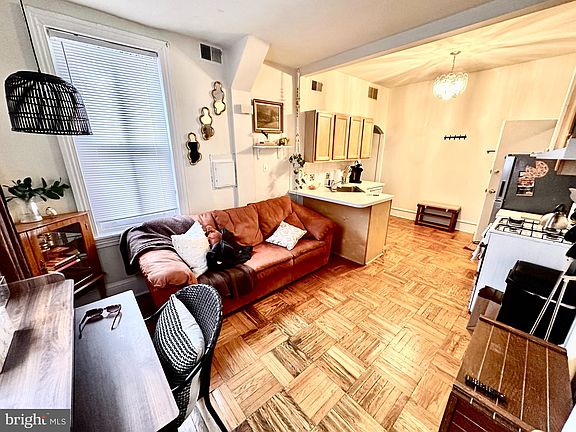 3rd image of 4253 Ridge Ave APT 2R