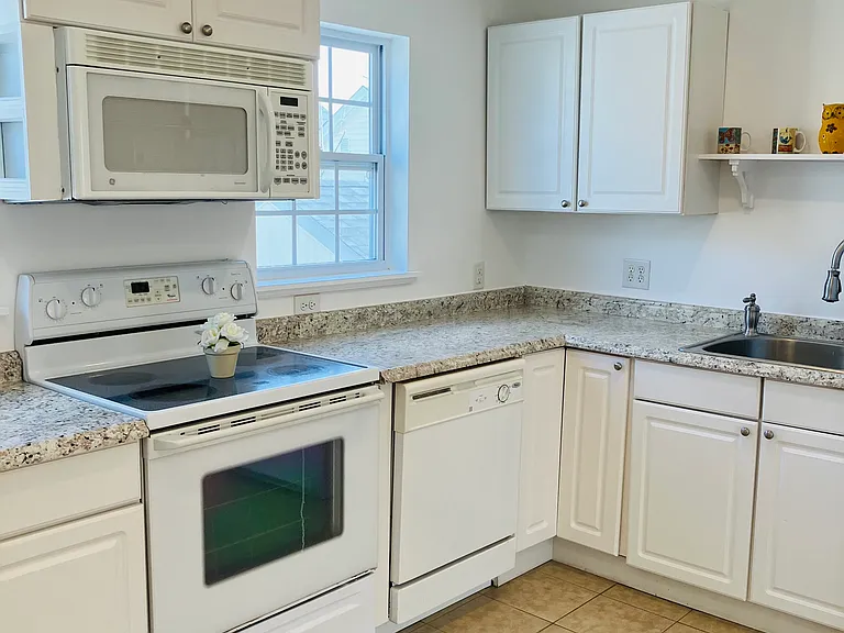 120 Fleming St #A — Photo 4