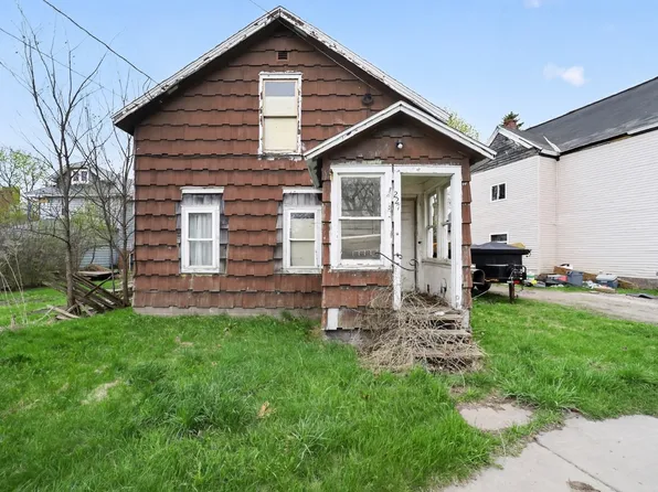 227 Arlington St, Sault Sainte Marie, MI 49783