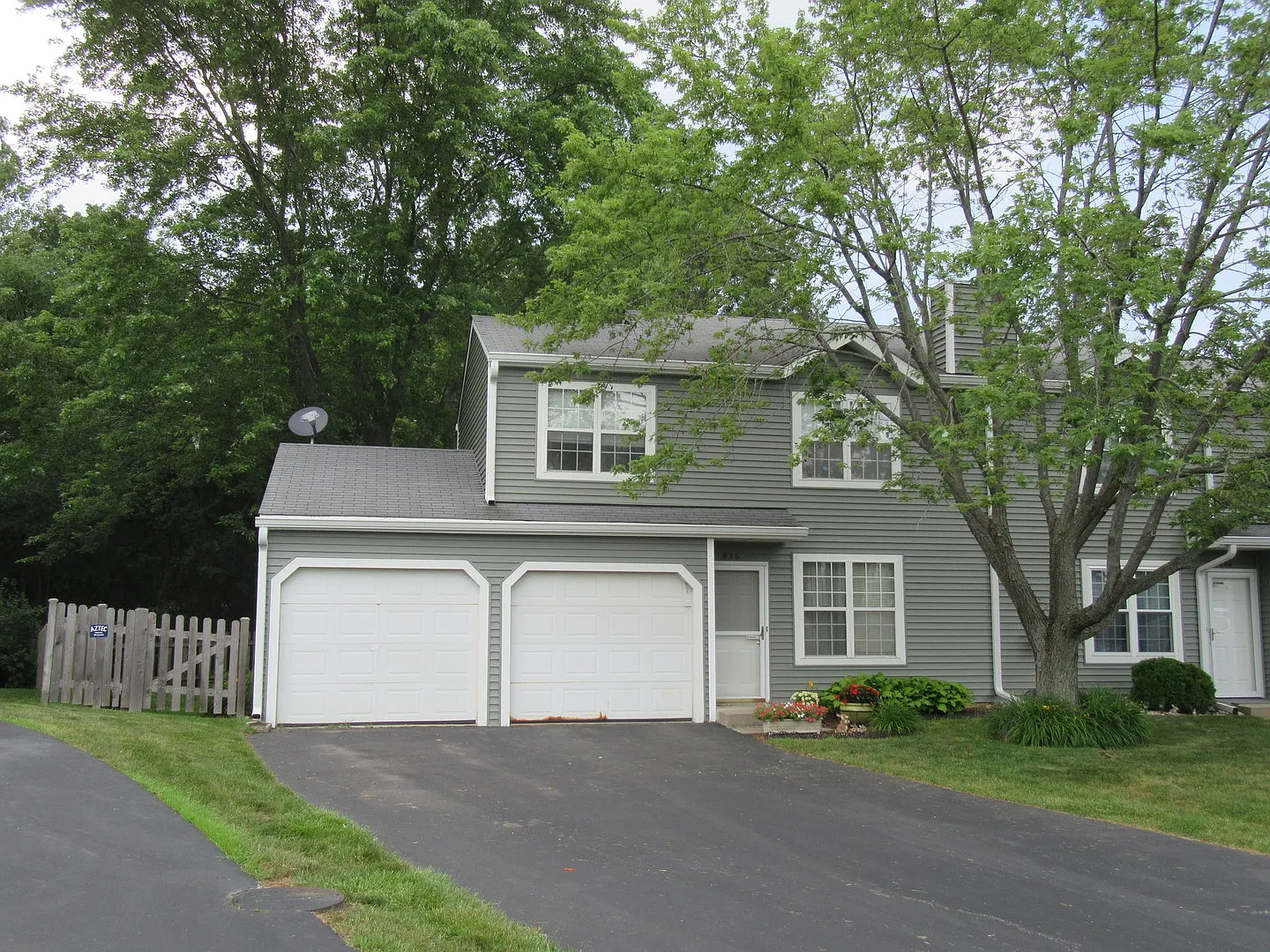 436 Normandie Ln photo 1