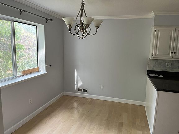 First Floor: Dining Area