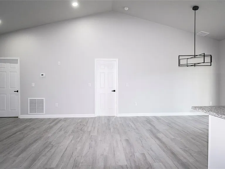 769 Memorial Dr — Photo 8