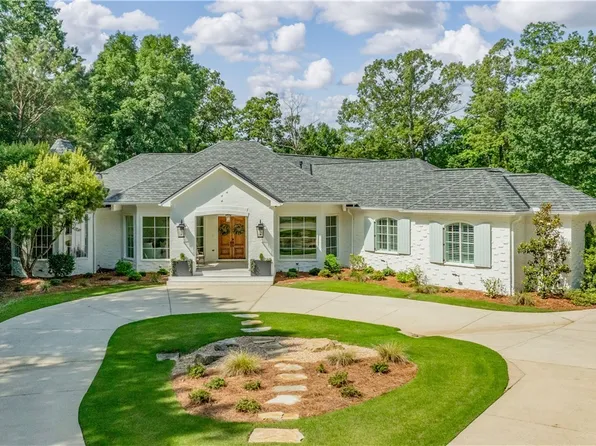 6800 Emerald Ln, Tuscaloosa, AL 35406