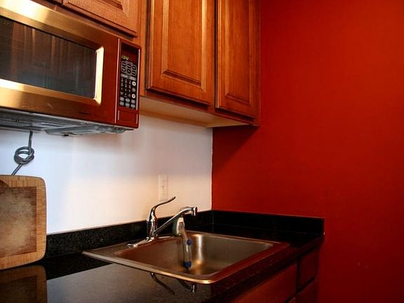 3rd image of 15 E Kirby St APT 806