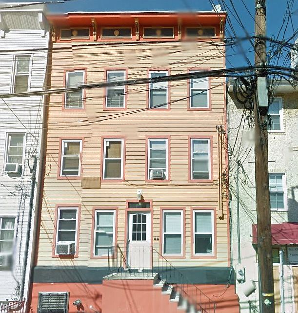 1st image of 342 4th St APT 2