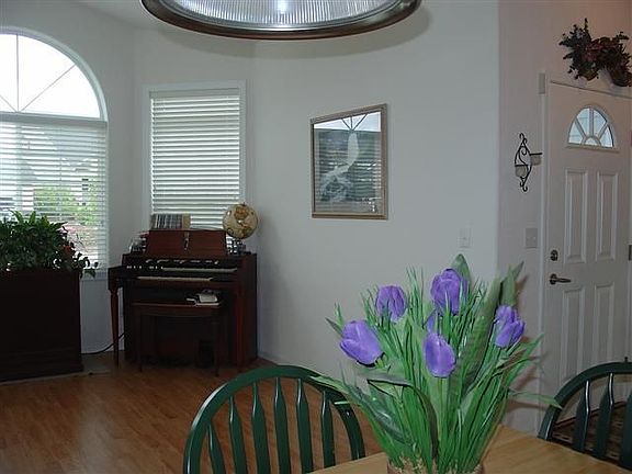 4th image of 1582 E Caples Ct