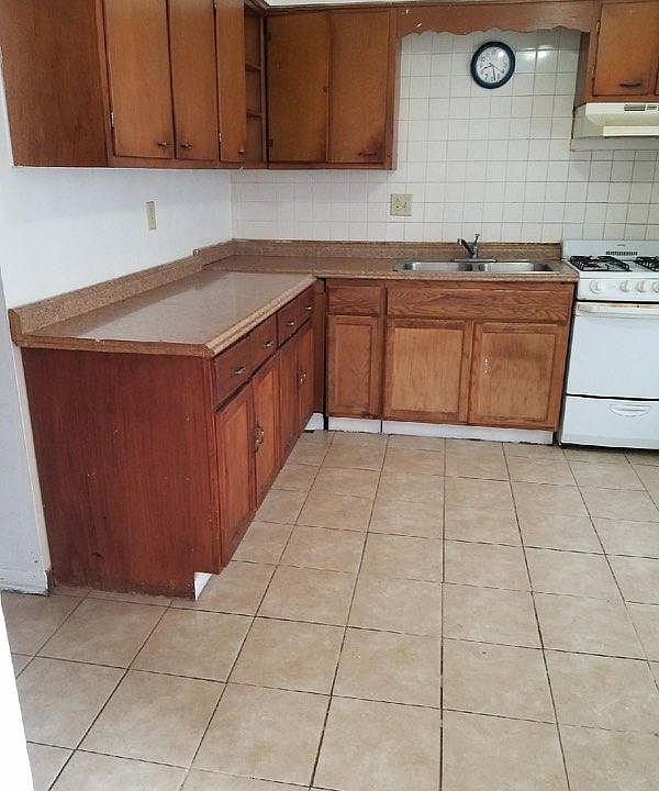 1st image of 2227 19th Ave