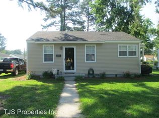 1003 Meadows St, New Bern, NC 28560