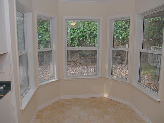 5th image of 1608 E Carolyn Dr