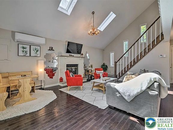 4th image of 9253 Westwood Dr