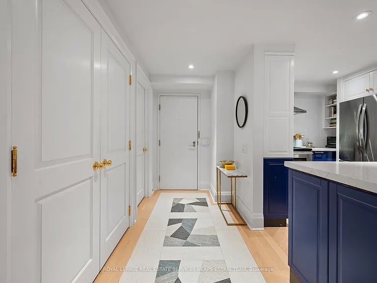 225 Davenport Rd #401 — Photo 2