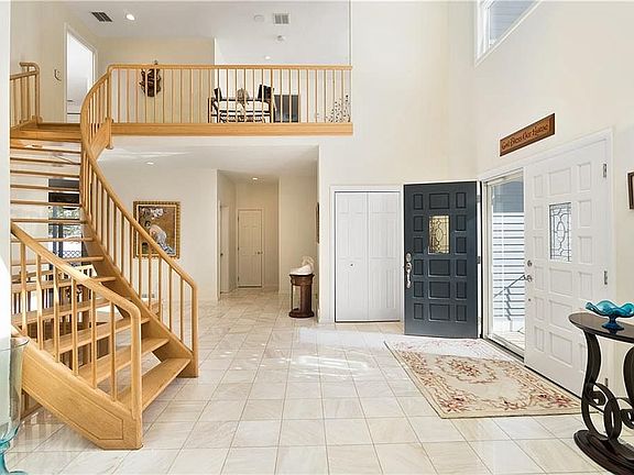 Main entry cathedral ceiling
